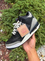 Jordan 3 Retro Levis Size 10.5 photo 2