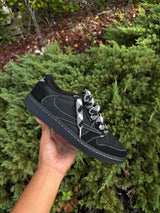 Jordan 1 Low Travis Scott Phantom photo 2