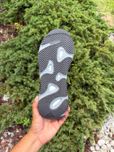 Adidas Yeezy Boost 700 V2 Hospital Blue photo 5