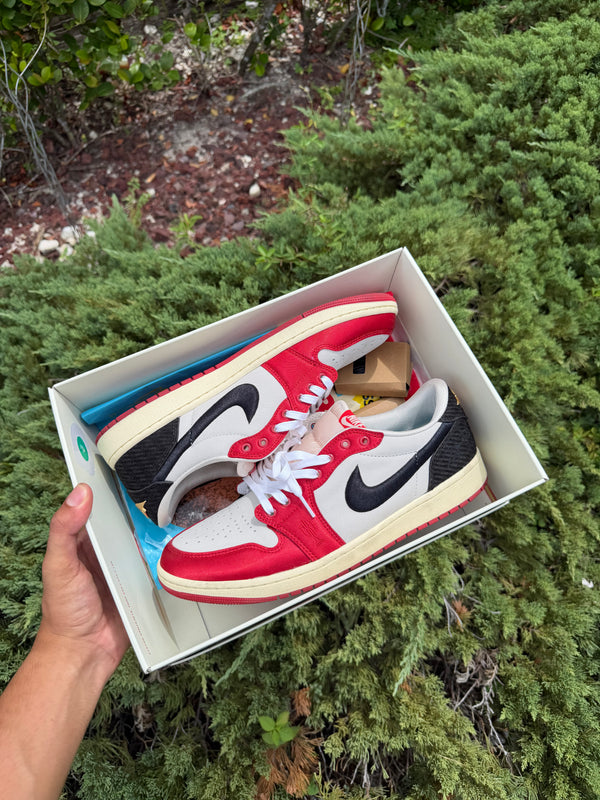 Jordan 1 Low Trophy Room