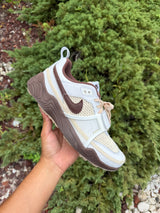 Nike Zoom Field Jaxx Travis Scott Light Chocolate photo 2