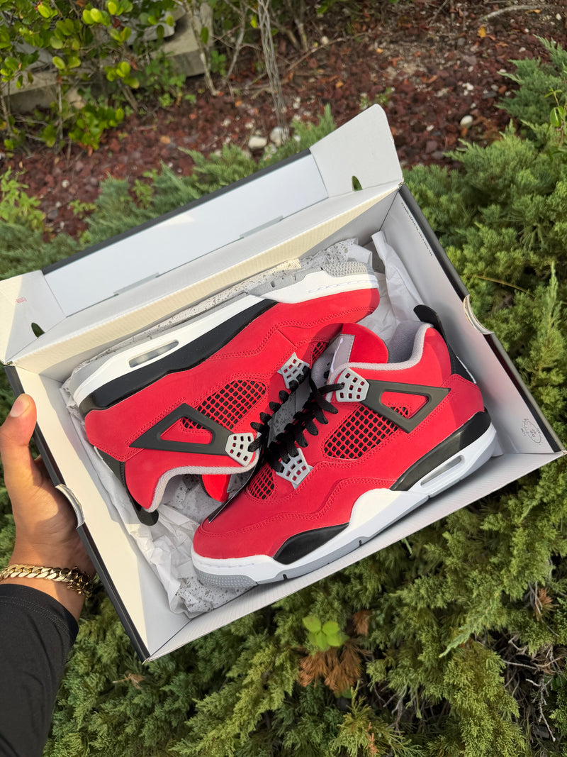 Jordan 4 Retro Toro 2026 Size 9.5