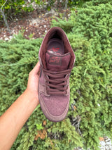 Nike SB Dunk Low City of Love Burgundy Crush photo 4