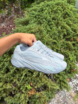 Adidas Yeezy Boost 700 V2 Hospital Blue photo 2