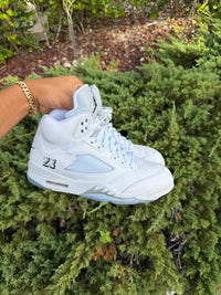 Jordan 5 Retro White Metallic 2026 photo 1