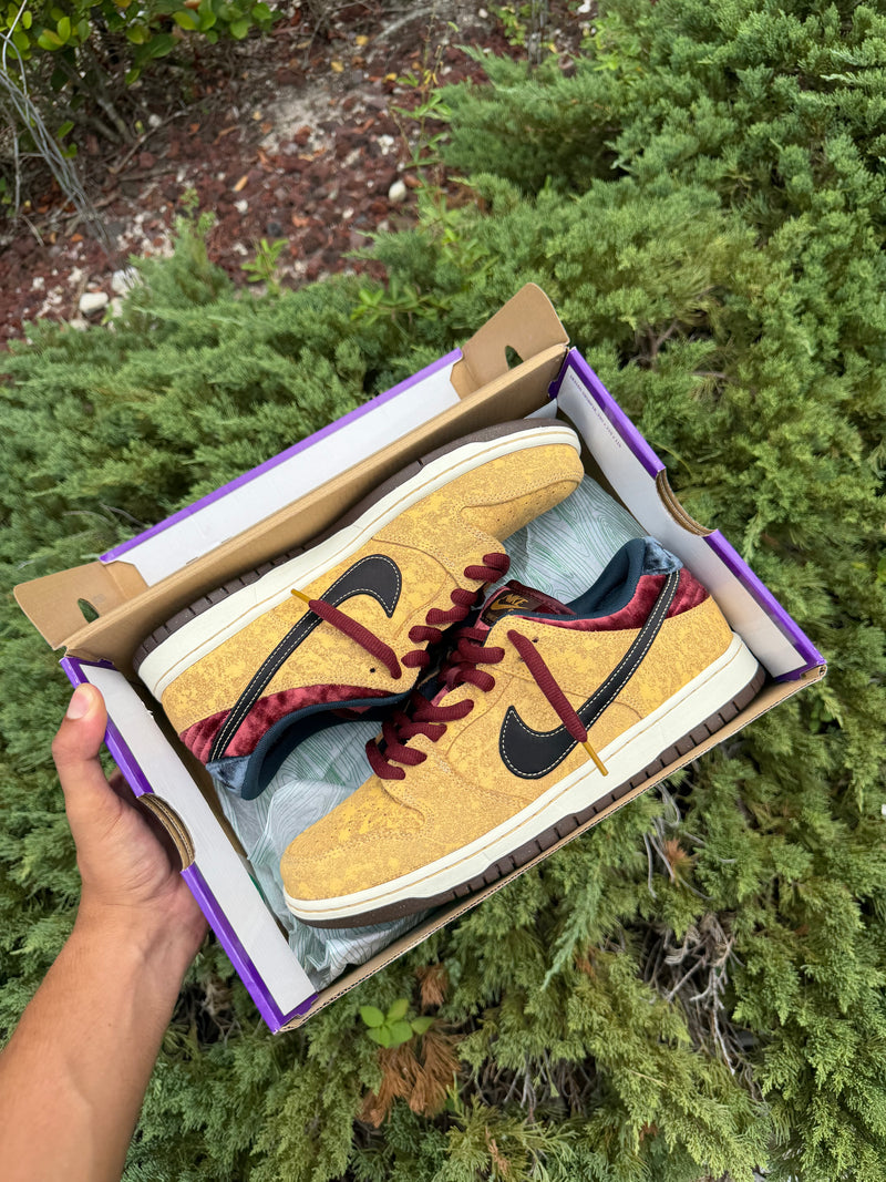 Nike SB Dunk Low City of Cinema