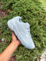 Adidas Yeezy Boost 700 V2 Hospital Blue photo 3